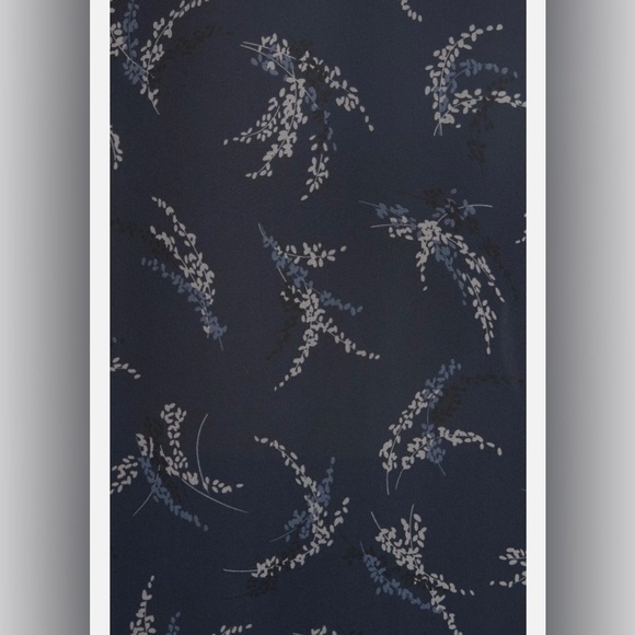 Vince Sprig Floral Print V-Neck Blouse Navy S - Picture 5 of 9